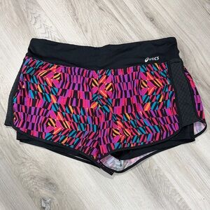 ASICS Women's athletic running shorts with built in shorts liner size L